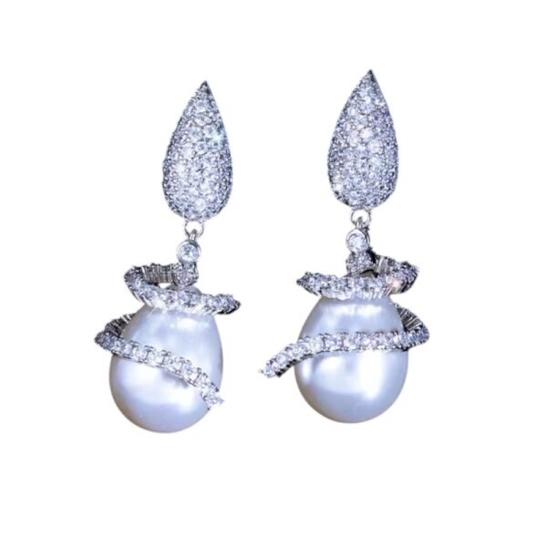 Aria Luscious Pearl drop earring