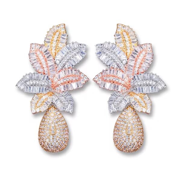 Aria Luscious Crystal leaf earring