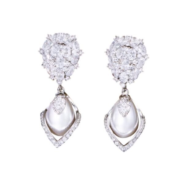 Aria luscious pearl earring