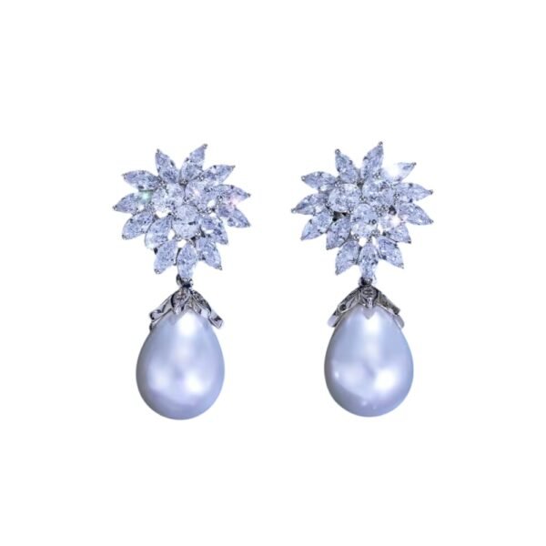 Aria Luscious Pearl Dangling drop earring