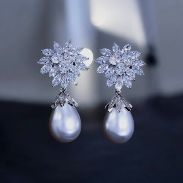 Pearl Dangling earring