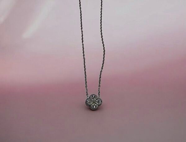 Liam  clover Necklace