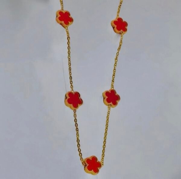 Claire clover Necklace