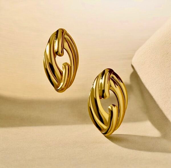 Clara Earring