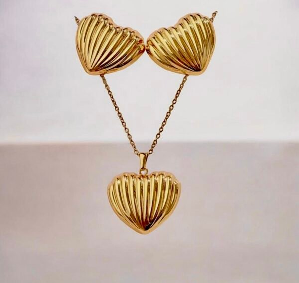 Arabella Heart Conch Suit