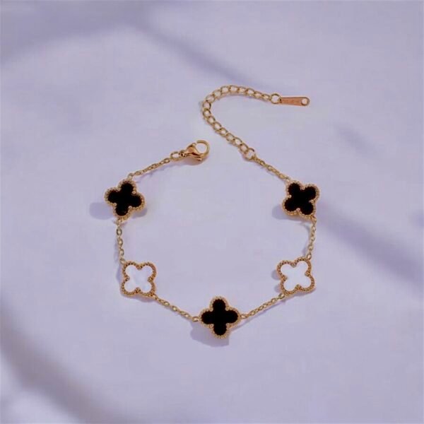 Bella clover bracelet