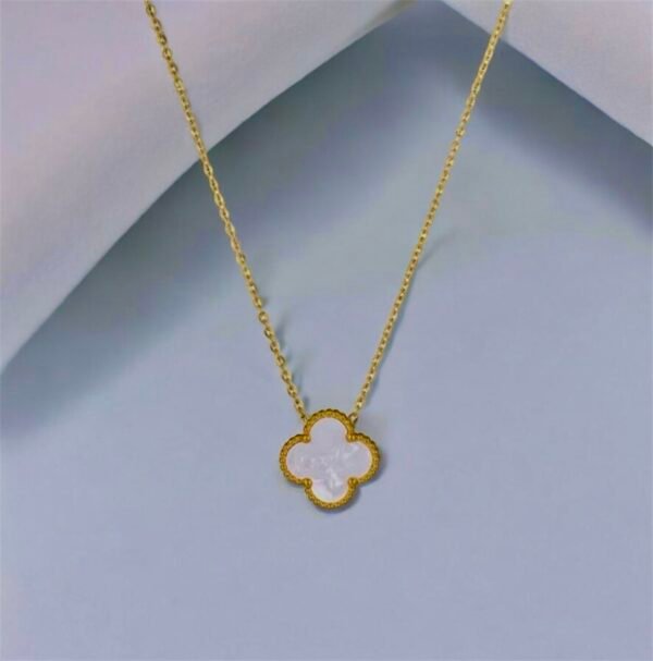 Mabel clover necklace